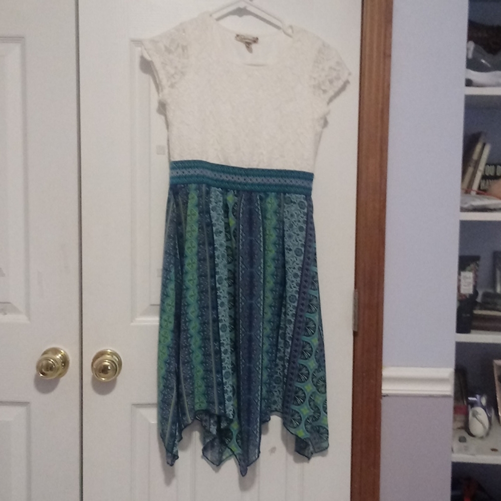 Dress with waist line